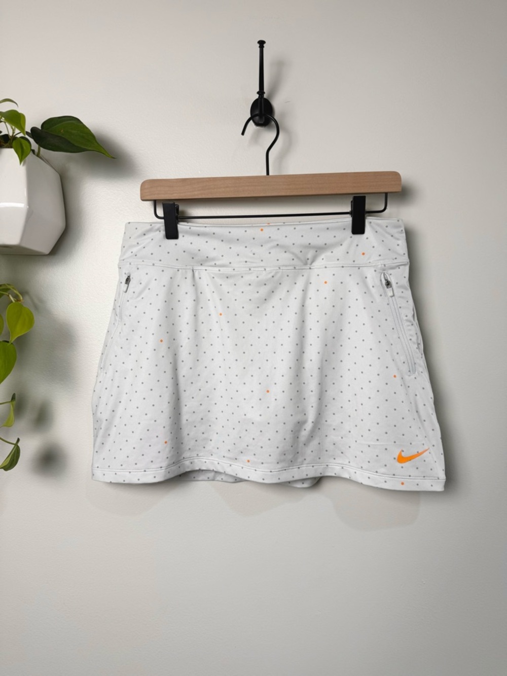 Nike Golf DRI-FIT Skort Size M White Orange Activewear Pockets Stretch Microdot
